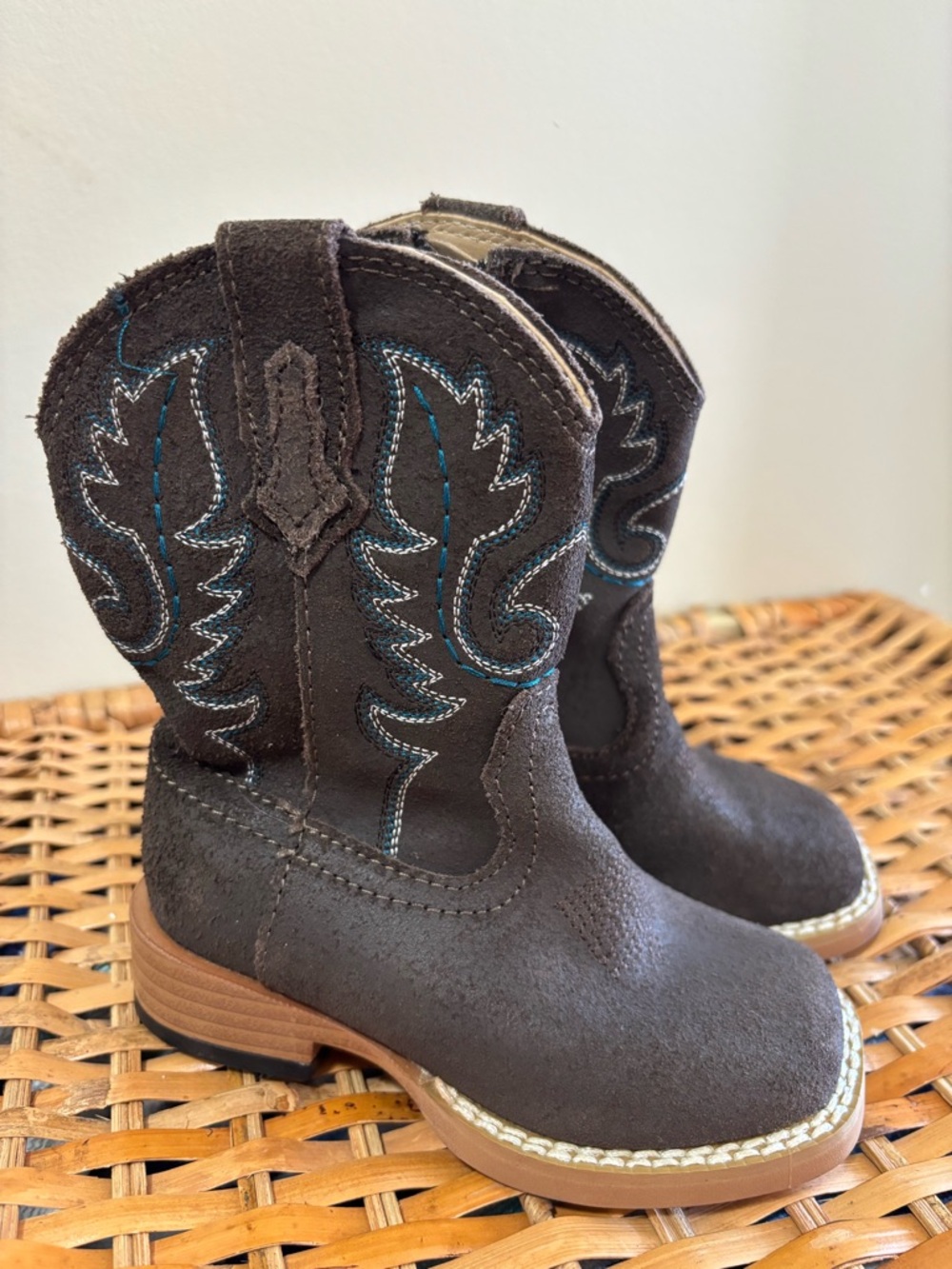 🆕 Toddler Roper Tan/Brown Infant Boot with White and Blue Embroidery, Size 5